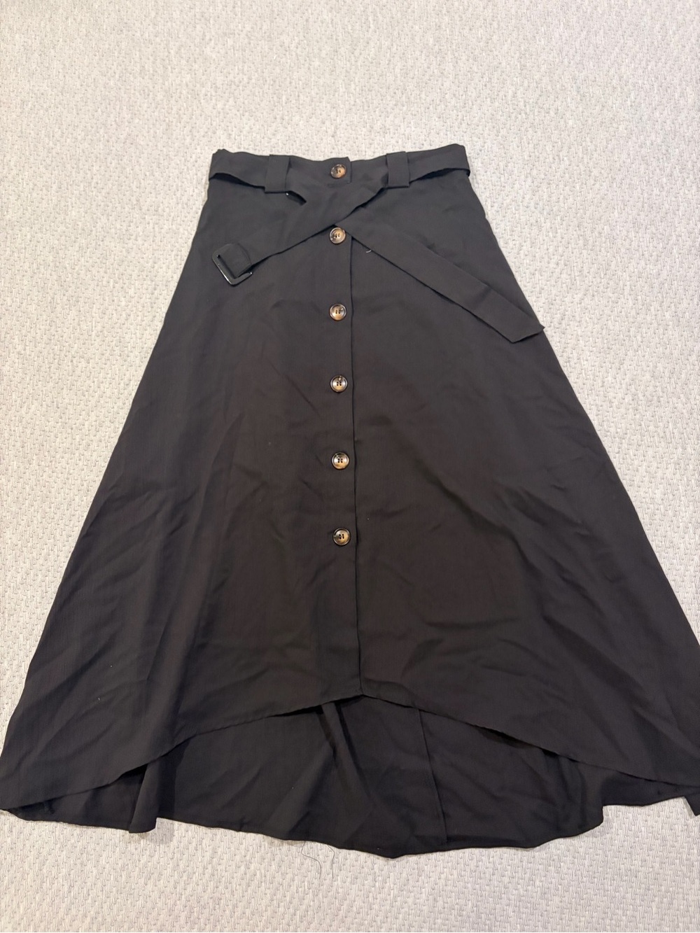 Black High-Low Button-Front A-Line Skirt with Belt
